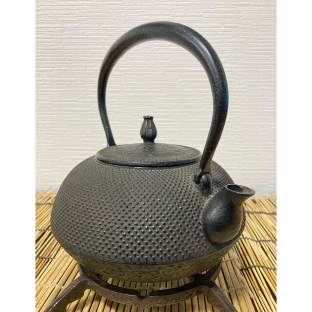 新入荷！新品、未使用品】南部伝統工芸品 秀山造 捻鉉 一点物 国産鉄瓶 ...