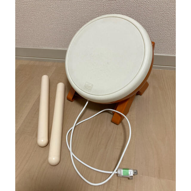 Wii(ウィー)の【中古品】太鼓の達人 Wii タタコン エンタメ/ホビーのゲームソフト/ゲーム機本体(家庭用ゲーム機本体)の商品写真