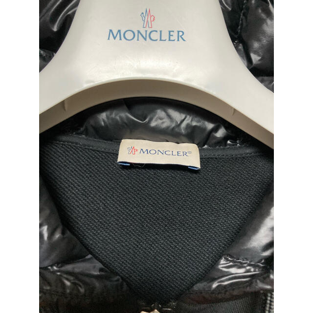 MONCLER(モンクレール)のモンクレール　パーカー　ダウン　スウェット　ロゴ　黒　Sサイズ　Moncler メンズのトップス(パーカー)の商品写真