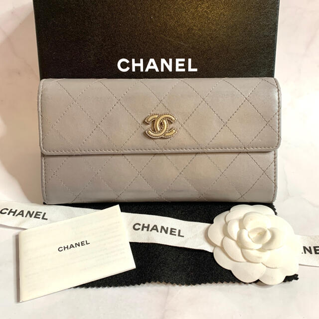 CHANEL(シャネル)のCHANEL シャネル マトラッセ 長財布 限定ココ レア シルバー グレー レディースのファッション小物(財布)の商品写真