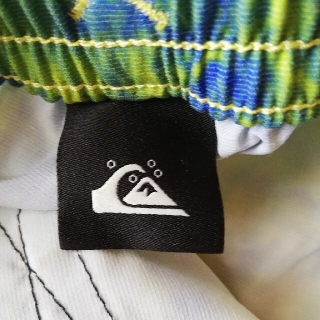 QUIKSILVER(クイックシルバー)のkf様専用★クイックシルバー★タイダイ★水陸両用海パン★新品 メンズのパンツ(ショートパンツ)の商品写真