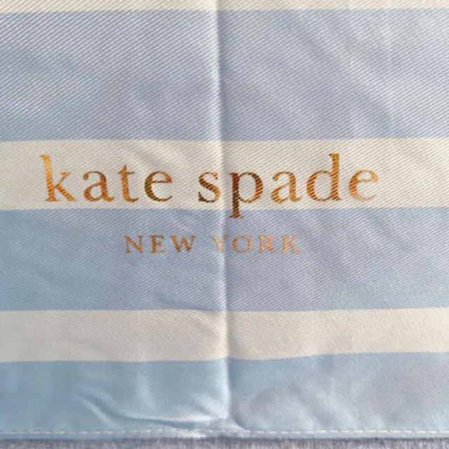 kate spade new york(ケイトスペードニューヨーク)の未使用品　ケイトスペード折りたたみ雨傘　ブルー レディースのファッション小物(傘)の商品写真