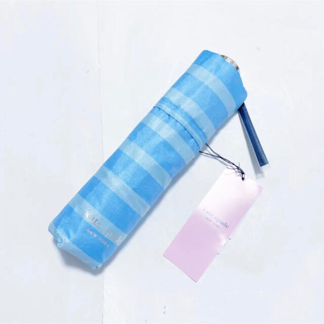 kate spade new york(ケイトスペードニューヨーク)の未使用品　ケイトスペード折りたたみ雨傘　ブルー レディースのファッション小物(傘)の商品写真