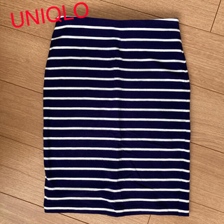 ユニクロ(UNIQLO)のUNIQLO ボーダータイトスカート ネイビー（美品）(ひざ丈スカート)