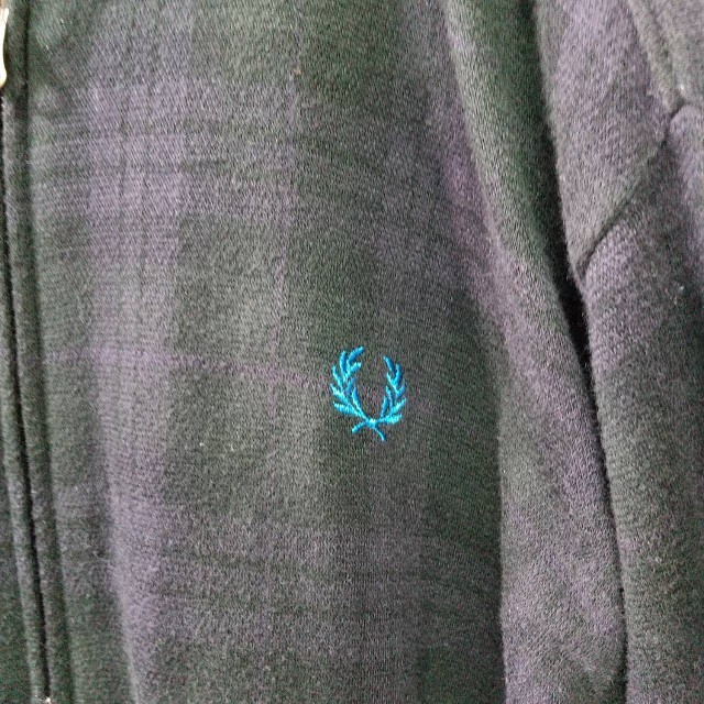 FRED PERRY フレッドペリー　ワンポイント刺繍ロゴリブグリーンストライプ