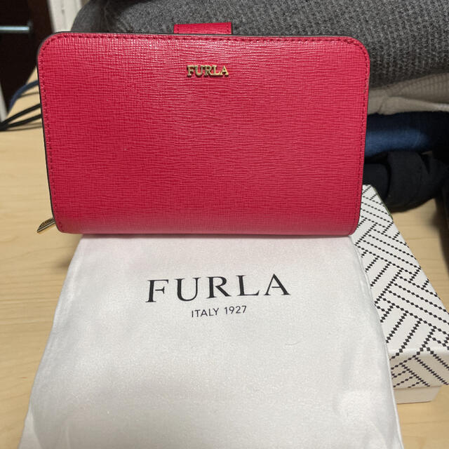 2つ折り財布　FURLA