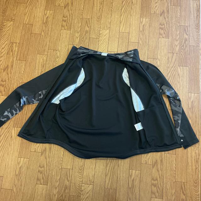 ATHLETA(アスレタ)の新品　クレイジーケンバンド　ジャージ　黒　ブラック エンタメ/ホビーのタレントグッズ(ミュージシャン)の商品写真