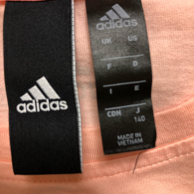 adidas(アディダス)の美品　アディダス tシャツ 140 キッズ/ベビー/マタニティのキッズ服女の子用(90cm~)(Tシャツ/カットソー)の商品写真