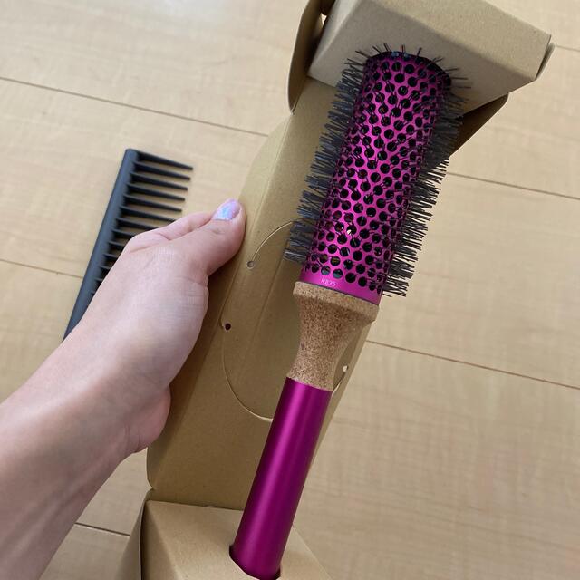 Dyson(ダイソン)のDyson 付属品　ヘアコーム　ヘアブラシ コスメ/美容のヘアケア/スタイリング(ヘアブラシ/クシ)の商品写真