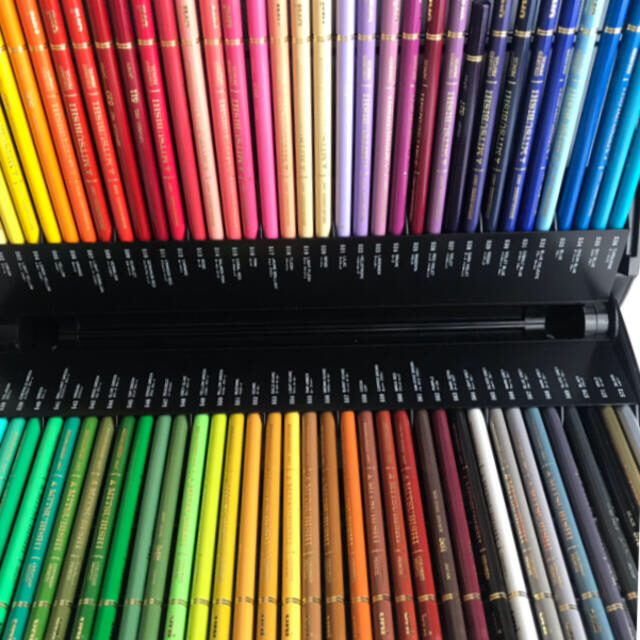 三菱鉛筆(ミツビシエンピツ)のuni 72色カラーペンシル／色鉛筆三菱／ほぼ新品 エンタメ/ホビーのアート用品(色鉛筆)の商品写真