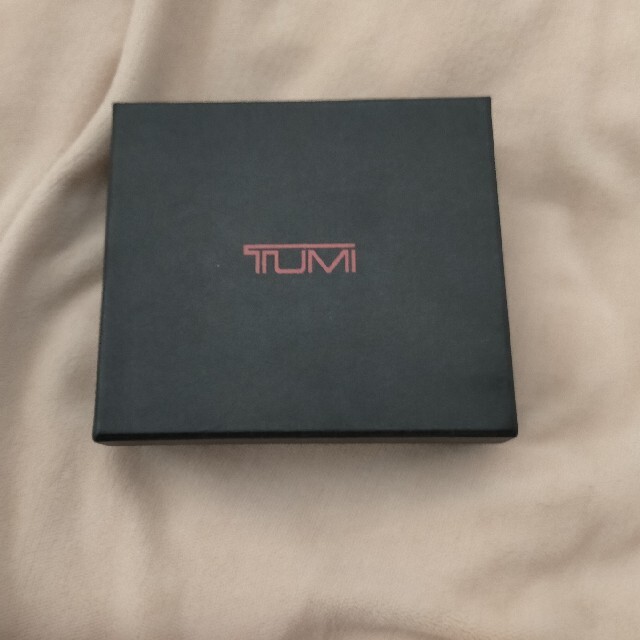 TUMI(トゥミ)のTUMI 財布 箱 メンズのファッション小物(折り財布)の商品写真
