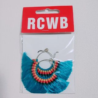 ロデオクラウンズワイドボウル(RODEO CROWNS WIDE BOWL)のRCWB　レインボーフリンジピアス　ターコイズ(ピアス)