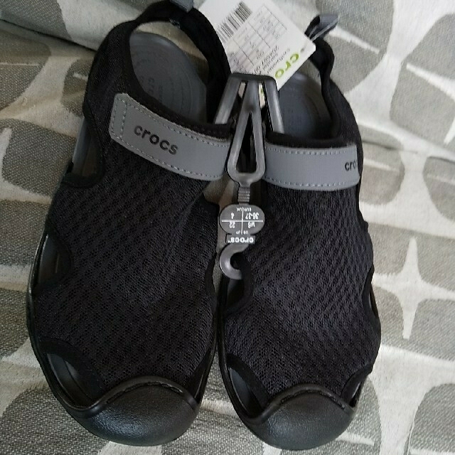 crocs(クロックス)の【期間限定値下げ】新品★クロックス   22センチ レディースの靴/シューズ(サンダル)の商品写真