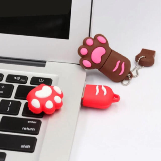 USBメモリ　32GB   かわいい　猫の手肉球ver. スマホ/家電/カメラのPC/タブレット(PC周辺機器)の商品写真