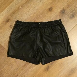 エイチアンドエム(H&M)のショートパンツ (ショートパンツ)