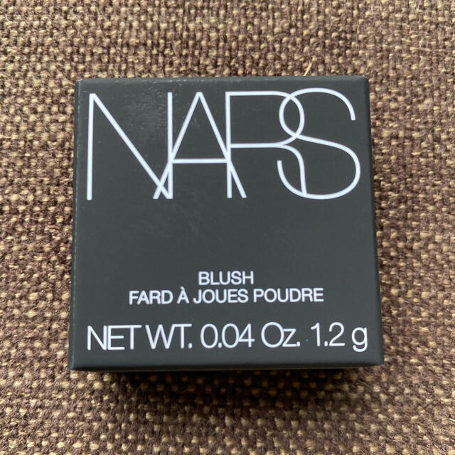 NARS(ナーズ)の《新品未使用》NARS(ナーズ) BLUSH 4077 ORGASM X コスメ/美容のベースメイク/化粧品(チーク)の商品写真