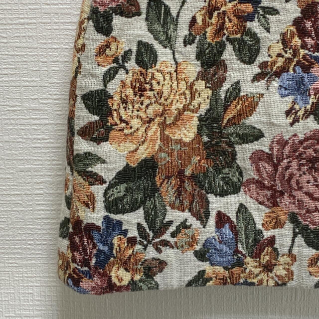 ZARA(ザラ)のZARABASIC　花柄ミニスカート　ツイード　総柄　華やか　ド派手　可愛い レディースのスカート(ミニスカート)の商品写真