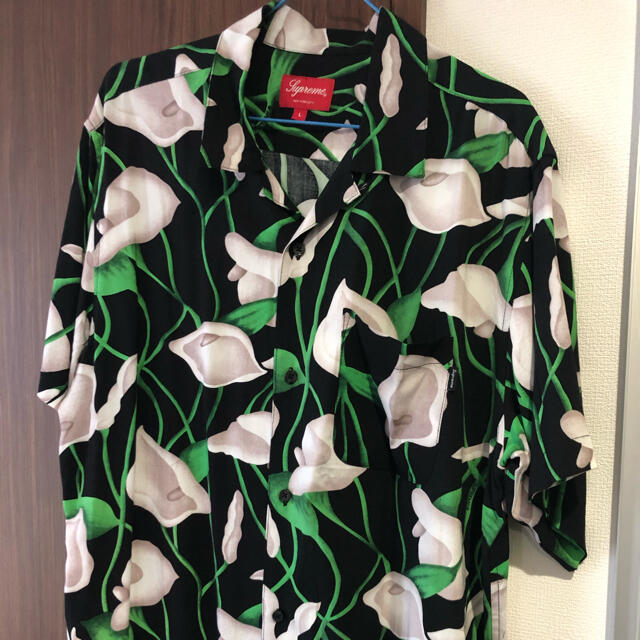 トップスsupreme lilly rayon shirt 百合シャツシュプリーム