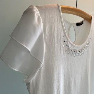 シマムラ(しまむら)の袖シフォンのフリル袖ビジュー付きカットソー　L(カットソー(半袖/袖なし))