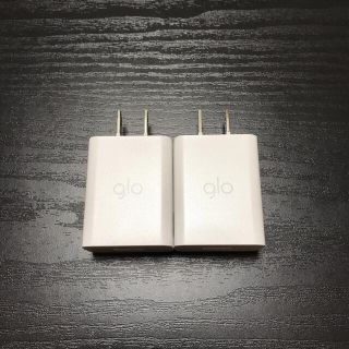 グロー(glo)のACアダプター２個　【携帯充電も可能】(タバコグッズ)