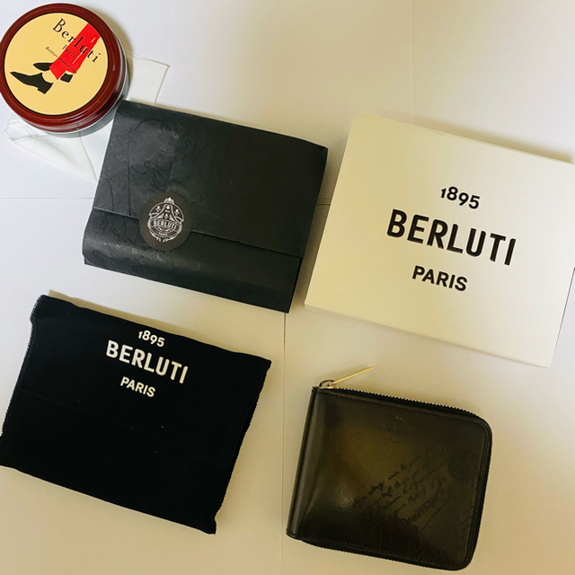 Berluti(ベルルッティ)の『最終値下げ』　ベルルッティ　レザージップ付きウォレット メンズのファッション小物(折り財布)の商品写真