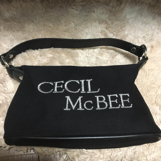 CECIL McBEE(セシルマクビー)のRAK様専用 セシルマクビー ブラック ポーチ レディースのファッション小物(ポーチ)の商品写真