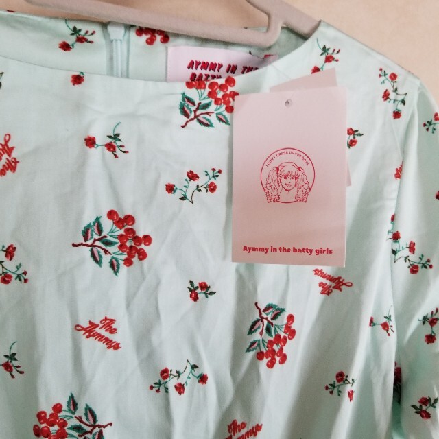 Aymmy in the batty girls(エイミーインザバッティーガール)の【新品】タグ付き！Aymmy in the batty girls チェリー柄ワ レディースのワンピース(ひざ丈ワンピース)の商品写真