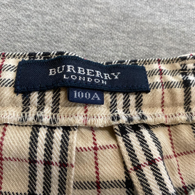 BURBERRY(バーバリー)のバーバリー　スカート　100 キッズ/ベビー/マタニティのキッズ服女の子用(90cm~)(スカート)の商品写真