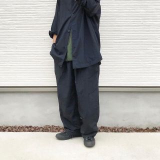 コモリ(COMOLI)のteatora wallet pants packable resort(スラックス)