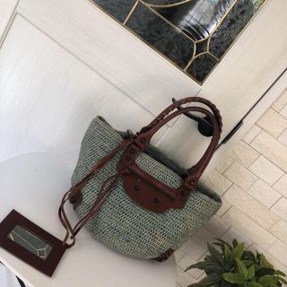 バレンシアガ(BALENCIAGA)の♪お値下げ♪ラフィア籠バッグ　ブルーグリーンイエロー(かごバッグ/ストローバッグ)