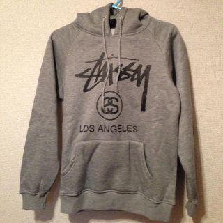 ステューシー(STUSSY)のパーカー(パーカー)