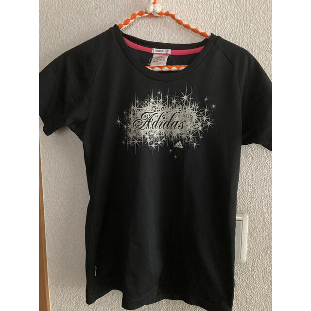 adidas(アディダス)のadidas 黒Tシャツ レディースのトップス(Tシャツ(半袖/袖なし))の商品写真