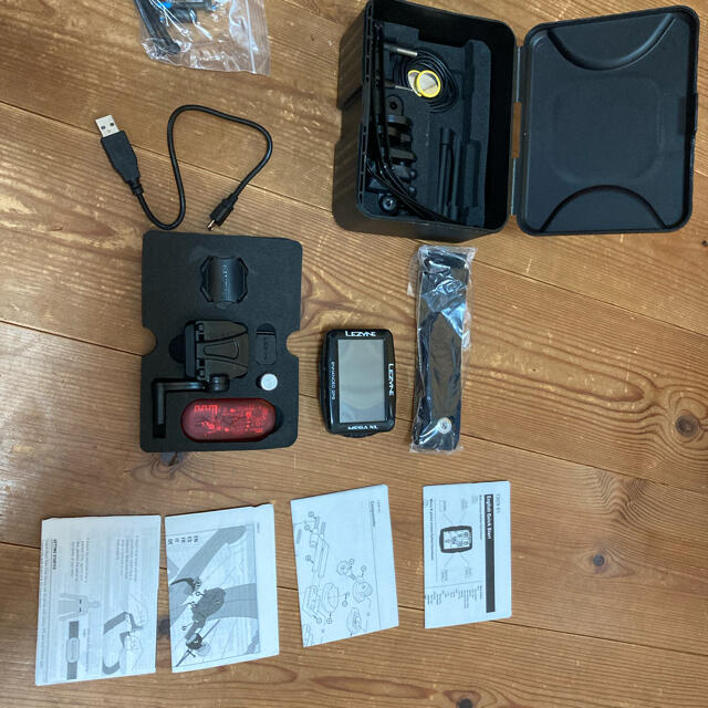 LEZYNE MEGA XL GPS （レザイン サイクルコンピュータ ）