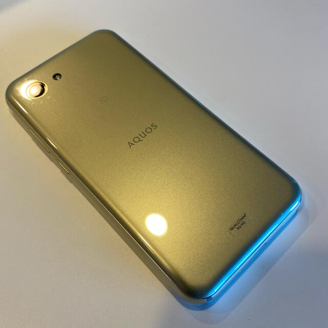 AQUOS(アクオス)のAQUOS R compact 701SH スマホ/家電/カメラのスマートフォン/携帯電話(スマートフォン本体)の商品写真