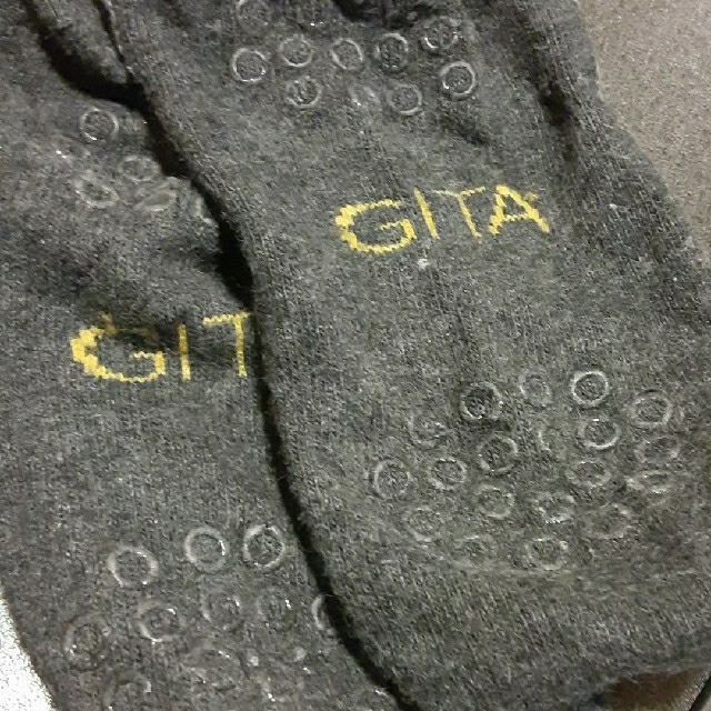 ベルメゾン(ベルメゾン)の靴下　18～20㎝　２足セット　滑り止めつき　GITA  クルーソックス キッズ/ベビー/マタニティのこども用ファッション小物(靴下/タイツ)の商品写真