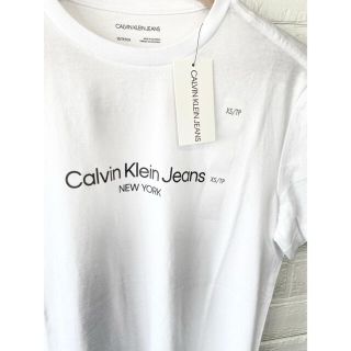 カルバンクライン(Calvin Klein)の新品　CalvinKlein メンズ　Tシャツ　XSサイズ　海外限定　ホワイト(Tシャツ/カットソー(半袖/袖なし))