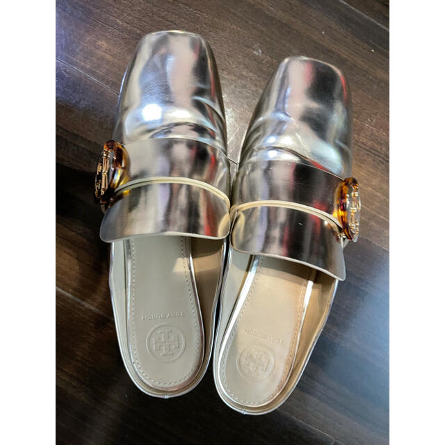 Tory Burch(トリーバーチ)の★断捨離★Tory Burchゴールデンローファー　ほぼ新品　トリーバーチ レディースの靴/シューズ(ローファー/革靴)の商品写真