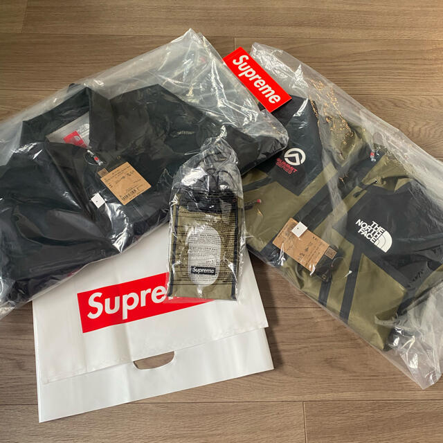 Supreme(シュプリーム)のsupreme the north face coach jacket  メンズのジャケット/アウター(ブルゾン)の商品写真