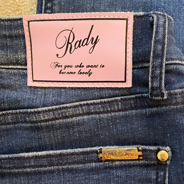 Rady(レディー)のRady シルキーデニム  ブルー  25インチ レディースのパンツ(デニム/ジーンズ)の商品写真