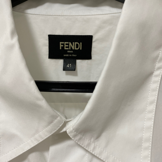 FENDI(フェンディ)のFENDI 白の半袖Tシャツとワイシャツ　2枚 メンズのトップス(Tシャツ/カットソー(半袖/袖なし))の商品写真