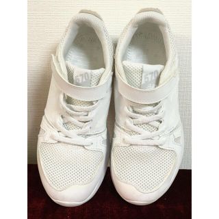 ニューバランス(New Balance)の美品！子供用ニューバランス570ホワイトスニーカー21cm上履き運動靴(スニーカー)