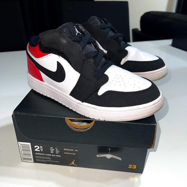 NIKE AIR JORDAN 1 LOW