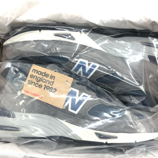 New Balance(ニューバランス)の【新品箱付き！】ニューバランス M991SGN 26.5cm 英国製 メンズの靴/シューズ(スニーカー)の商品写真