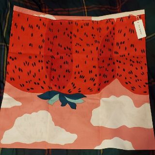 マリメッコ(marimekko)のマリメッコ マンシッカヴォレット クッションカバー(クッションカバー)