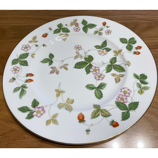 WEDGWOOD(ウェッジウッド)のWEDGWOOD ワイルドベリー27cm×2枚 インテリア/住まい/日用品のキッチン/食器(食器)の商品写真