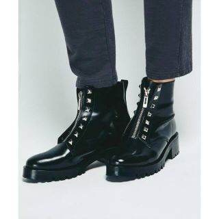 ヒステリックグラマー(HYSTERIC GLAMOUR)の【中古美品】ヒステリックグラマー　PYRAMID STUD COMBAT ブーツ(ブーツ)