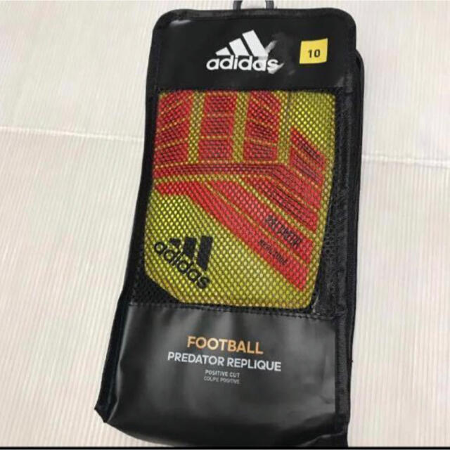 adidas(アディダス)の送料無料 新品 adidas アディダス グローブ プレデター レプリカ 10 スポーツ/アウトドアのサッカー/フットサル(その他)の商品写真