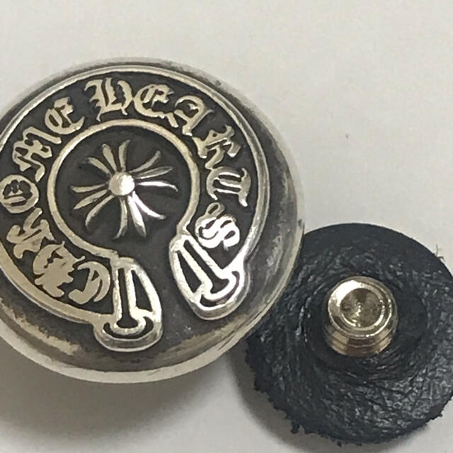 Chrome Hearts(クロムハーツ)のクロムハーツ　18mm フライボタン用レザー　8個 ハンドメイドの素材/材料(各種パーツ)の商品写真