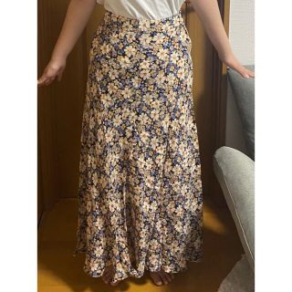 ザラ(ZARA)の花柄ロングスカート(ロングスカート)