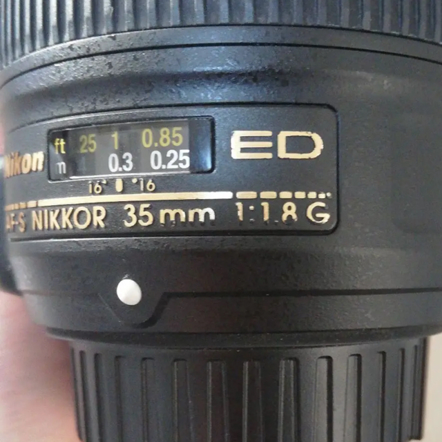Nikon(ニコン)のNikon 35mm F1.8G ED スマホ/家電/カメラのカメラ(レンズ(単焦点))の商品写真
